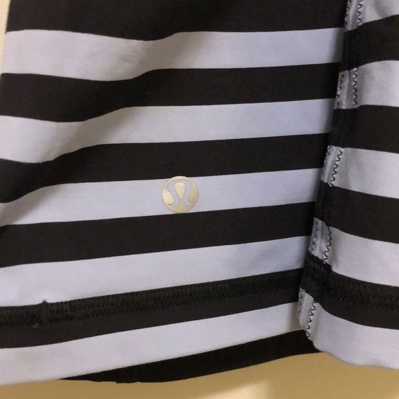 Lululemon Cross Back With Built-In Bra - Picture 3 of 4